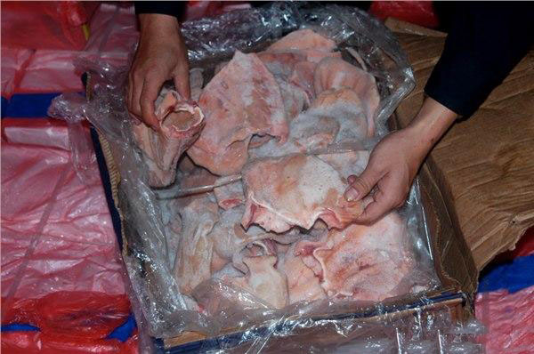 供应冷冻猪蹄，猪耳朵